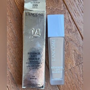 Lancôme Rénergie Lift Makeup SPF 27 - Buff
New in Box